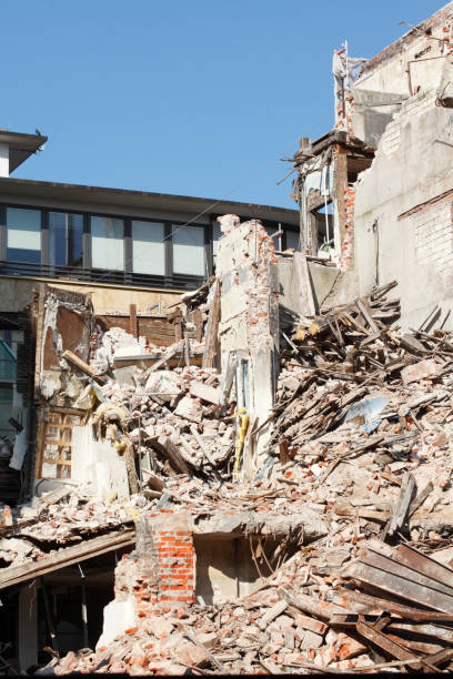istock Hausabriss, Abbruchhaus 1087477222