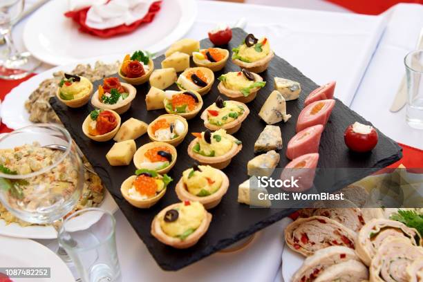 Foto de Serviu A Mesa De Banquete e mais fotos de stock de Comida - Comida, Letônia, Almoço