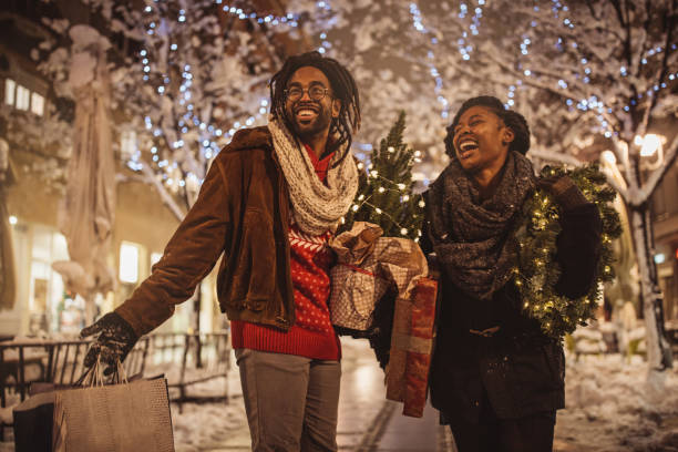 istock Holiday couple 1087505954