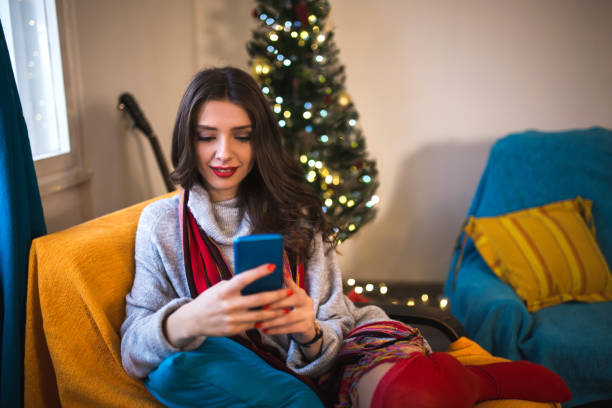 istock Christmas online shopping 1087524086