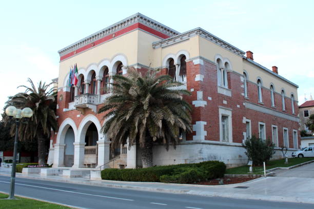 istock Venetian style government building 1087531614