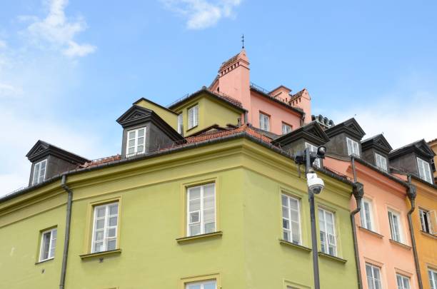 case a colori a varsavia - warsaw old town square foto e immagini stock