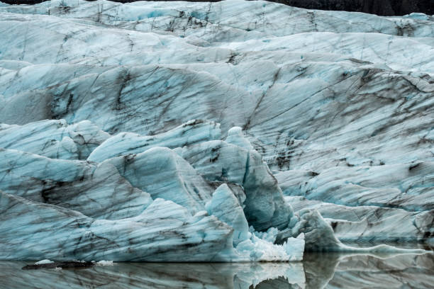istock floating iceberg in iceland vatnajokull 1087572338