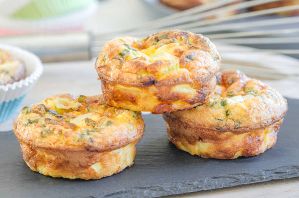 Maison au jambon et fromage minis tartelettes dans un style muffin - Photo