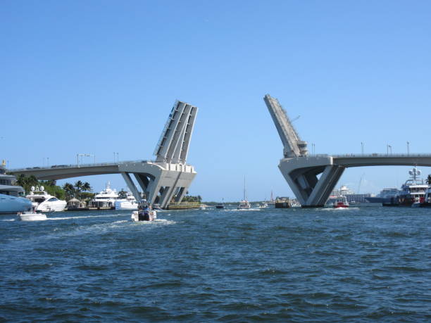 istock Drawbridge Across the Stanahan River, Fort Lauderdale, Florida 1087652292