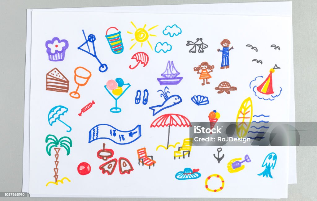 Set di disegni per bambini di diversi accessori ed elementi per le vacanze al mare estive. - Foto stock royalty-free di Bambino