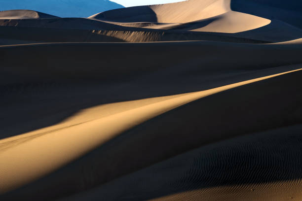 istock Mesquite Flat Sand Dunes with mountain view, Death Valley National Park 1087717402