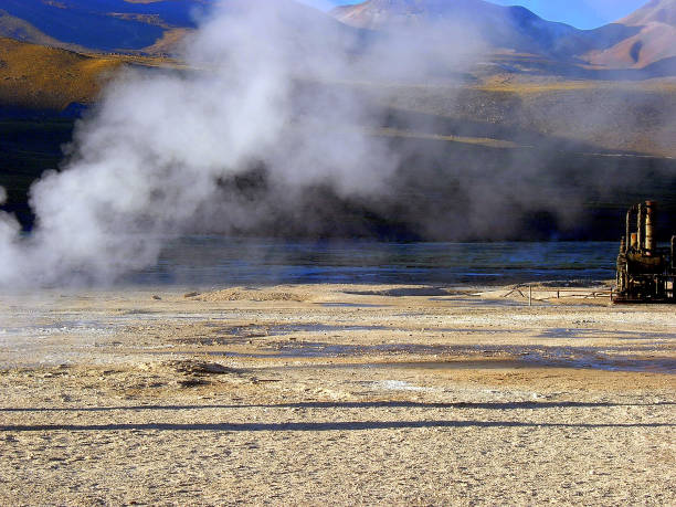 visitar el tatio, gêiser campo, geotérmica parque andes, bolívia - chile - geyser nature south america scenics - fotografias e filmes do acervo