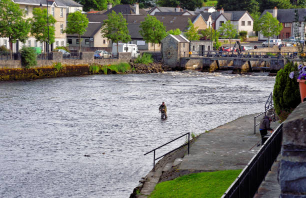 L’homme saumon pêché dans la rivière Moy Ballina Irlande - Photo