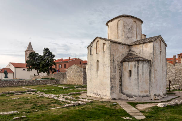 istock Little white church 1087887832