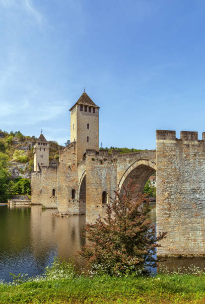 istock Pont Valentre, Cahors, France 1087914680