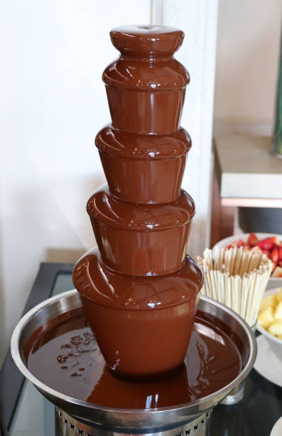 istock live chocolate fountain 1087915922