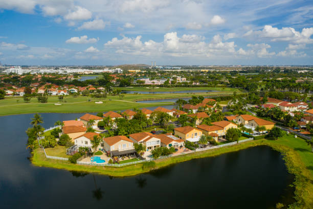 aerial photo homes in pembroke pines florida - broward county imagens e fotografias de stock