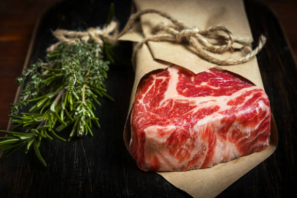 marble beef rib eye steak - dry aged imagens e fotografias de stock