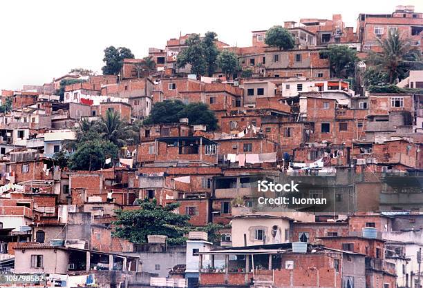 Photo libre de droit de Favelas De Rio De Janeiro banque d'images et plus d'images libres de droit de Affolé - Affolé, Amérique du Sud, Arbre