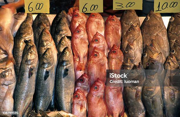 Foto de Mercado De Peixes e mais fotos de stock de Alimento básico - Alimento básico, Atum - Animal, Barraca de Mercado