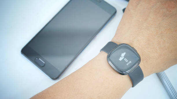 istock smart watch. It  warning to move the body 1088014338