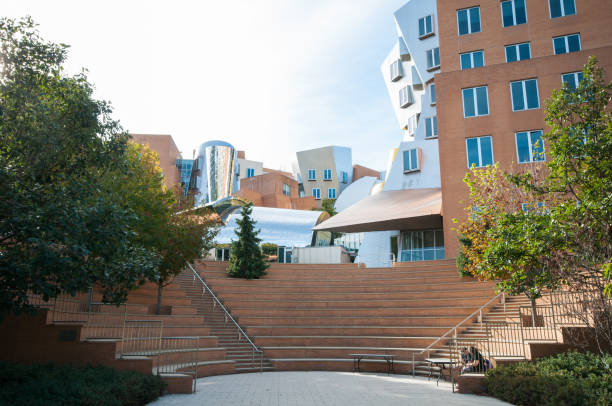 ray and maria stata center of mit - - massachusetts institute of technology imagens e fotografias de stock