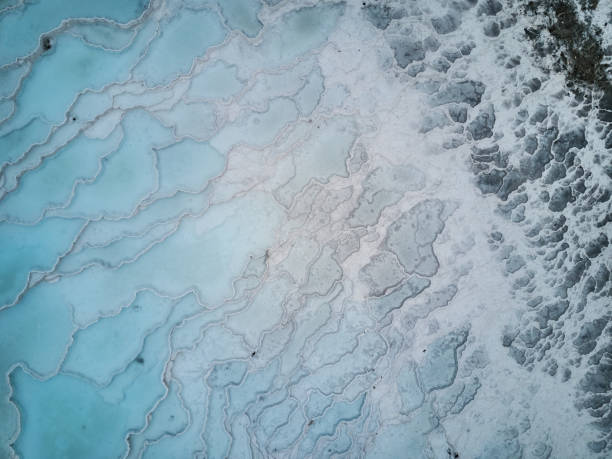 パムッカレのトラバーチンを上から表示します。 - pamukkale swimming pool photographing beauty in nature ストックフォトと画像