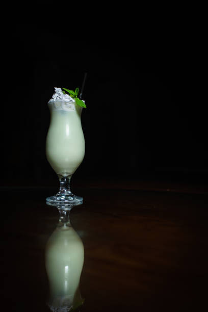 istock Alcohol and Non-alcohol cocktail 1088090098