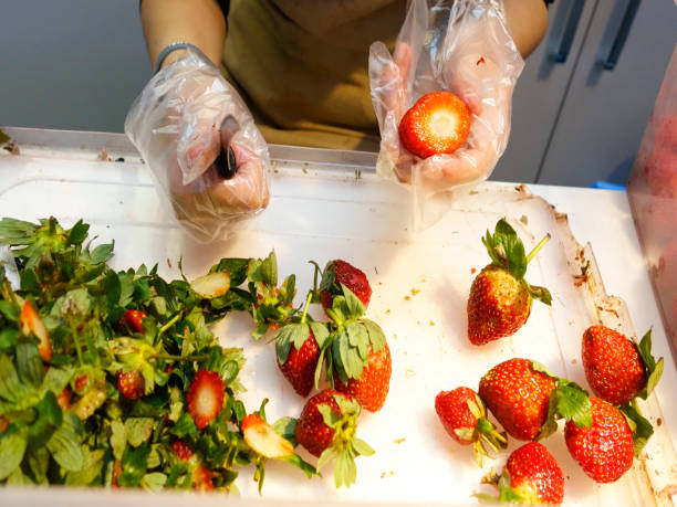 istock strawberry cleaning service 1088203150