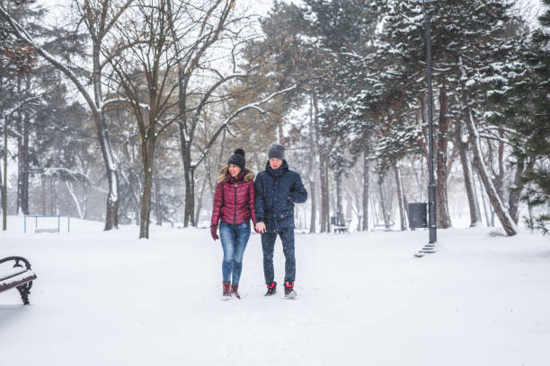 istock Couple in the snow 1088211452