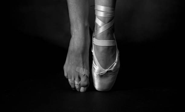 piedi della ballerina - ballet shoe dancing ballet dancer stock-fotos und bilder