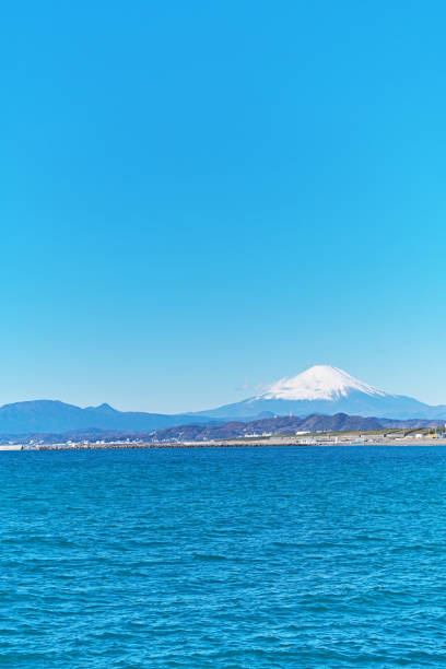 istock Chigasaki Beach and Mount Fuji 1088253280
