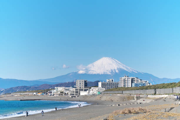 istock Chigasaki Beach and Mount Fuji 1088253314