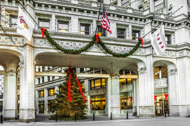 Christmas Tree in Downtown Chicago Christmastime in Chicago michigan avenue chicago stock pictures, royalty-free photos & images