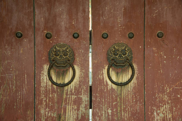 istock Traditional Korean wooden gate with handles 1088367436