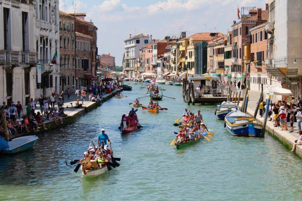 istock Venice Vogalonga Regatta 1 1088374740
