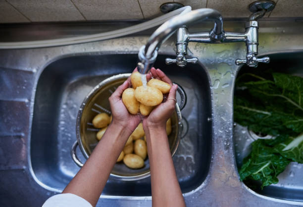 istock Rinsed and ready to be cooked 1088406072