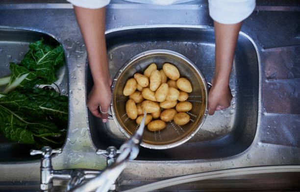 istock Good food needs a good rinse 1088406108