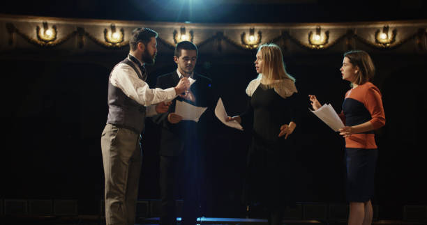 190+ Fotos, Bilder und lizenzfreie Bilder zu Ade Schauspieler iStock