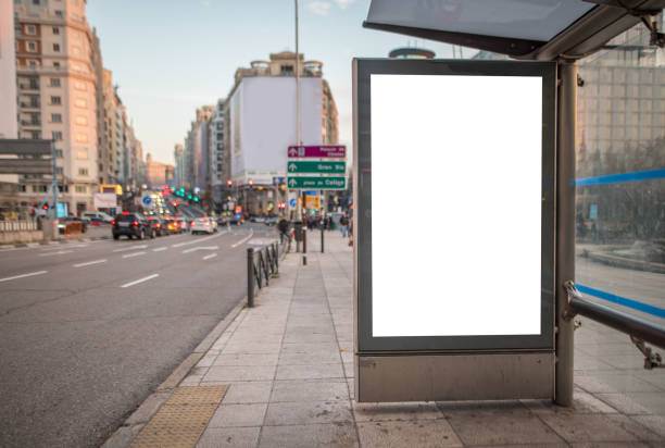 看板とバス停 - billboard poster marketing bus ストックフォトと画像