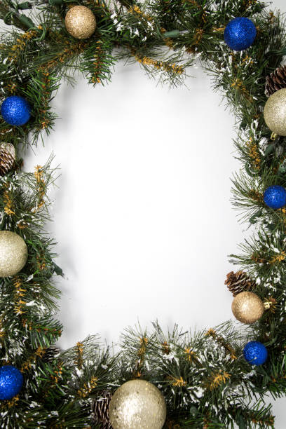 istock Holiday Garland Border 1088497972