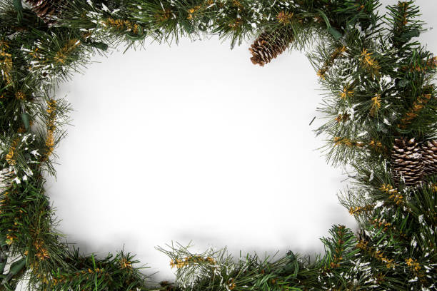 istock Holiday Garland Border 1088497986