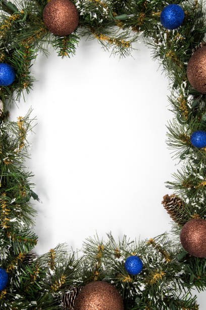 istock Holiday Garland Border 1088498012