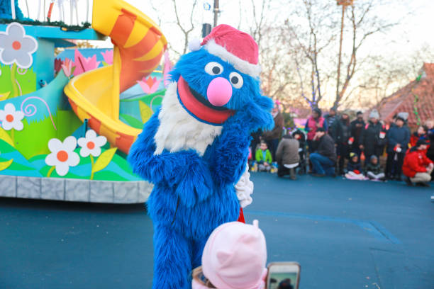 sesame place ist ein kinder freizeitpark, am stadtrand von philadelphia - sesame street fotos stock-fotos und bilder