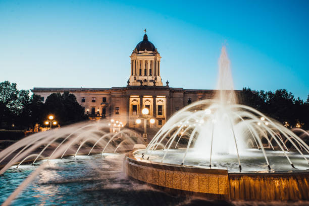 edificio legislativo de manitoba, winnipeg, mb - urban scene canada city winnipeg fotografías e imágenes de stock