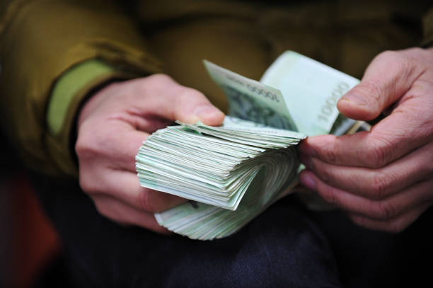 istock Counting Korean won money 1088570380
