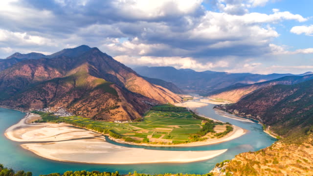 Aerial View Of The Yangtze River - Time Lapse