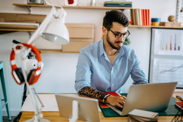 istock Always connected to the latest business updates 1088738684