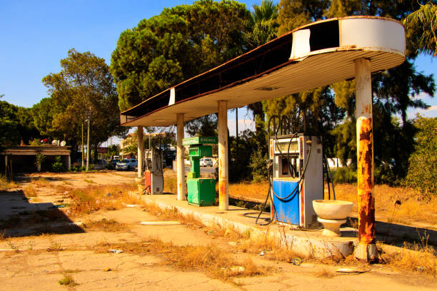 istock Old gas station 1088903466