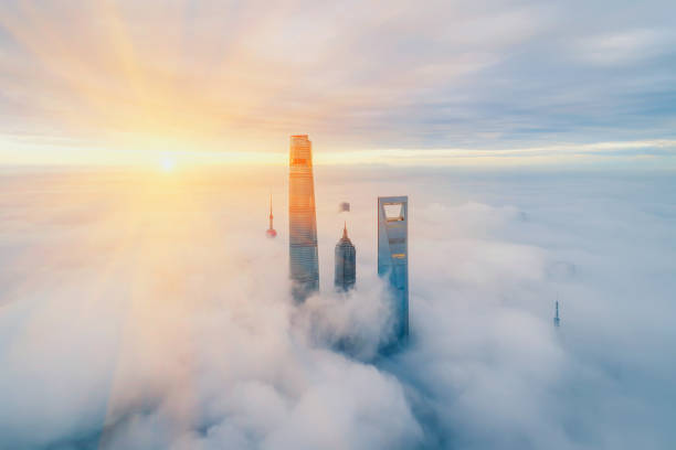 vista aérea de shanghai al amanecer - shanghái fotografías e imágenes de stock