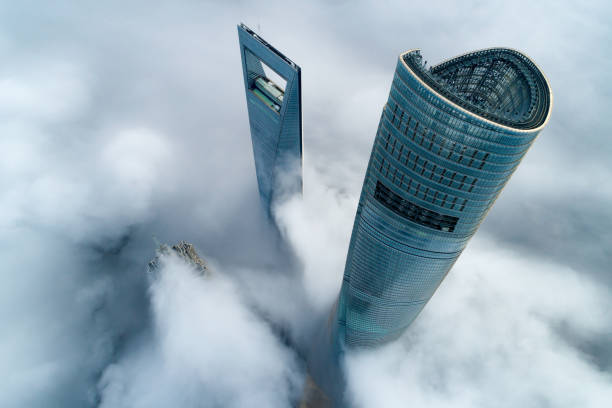 veduta aerea di shanghai - shanghai tower foto e immagini stock