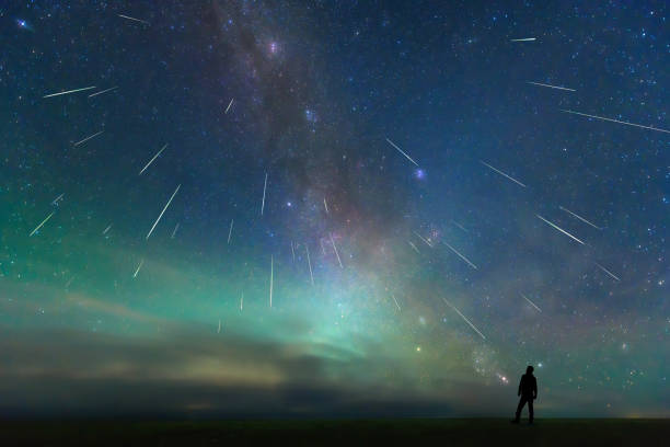 la lluvia de meteoros perseidas dispararon en 13 de agosto de 2018, erenhot, china de mongolia interior - lluvia de meteoritos fotografías e imágenes de stock