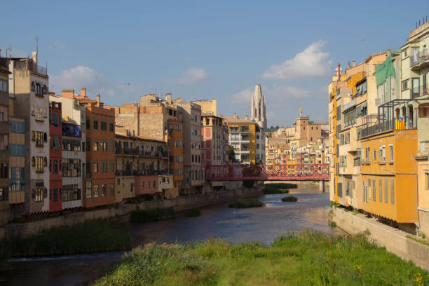 istock Old-fashioned houses in Girona, Spain 1088955642