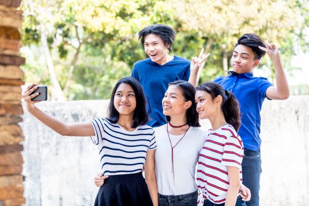 istock Group photo with friends! 1088964460